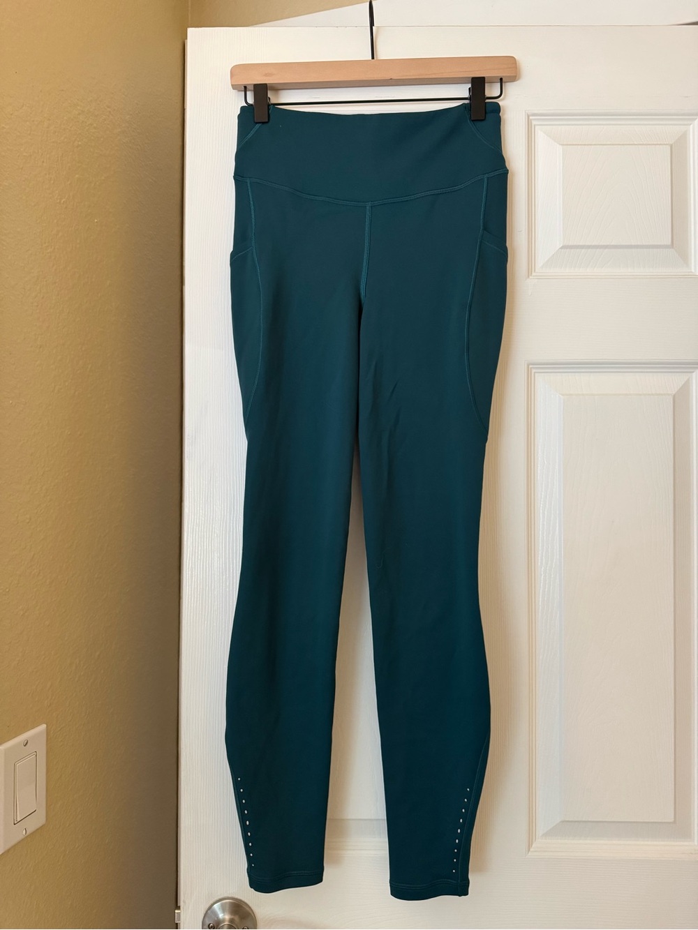 Lululemon Fast and Free High-Rise Thermal Tights size 6